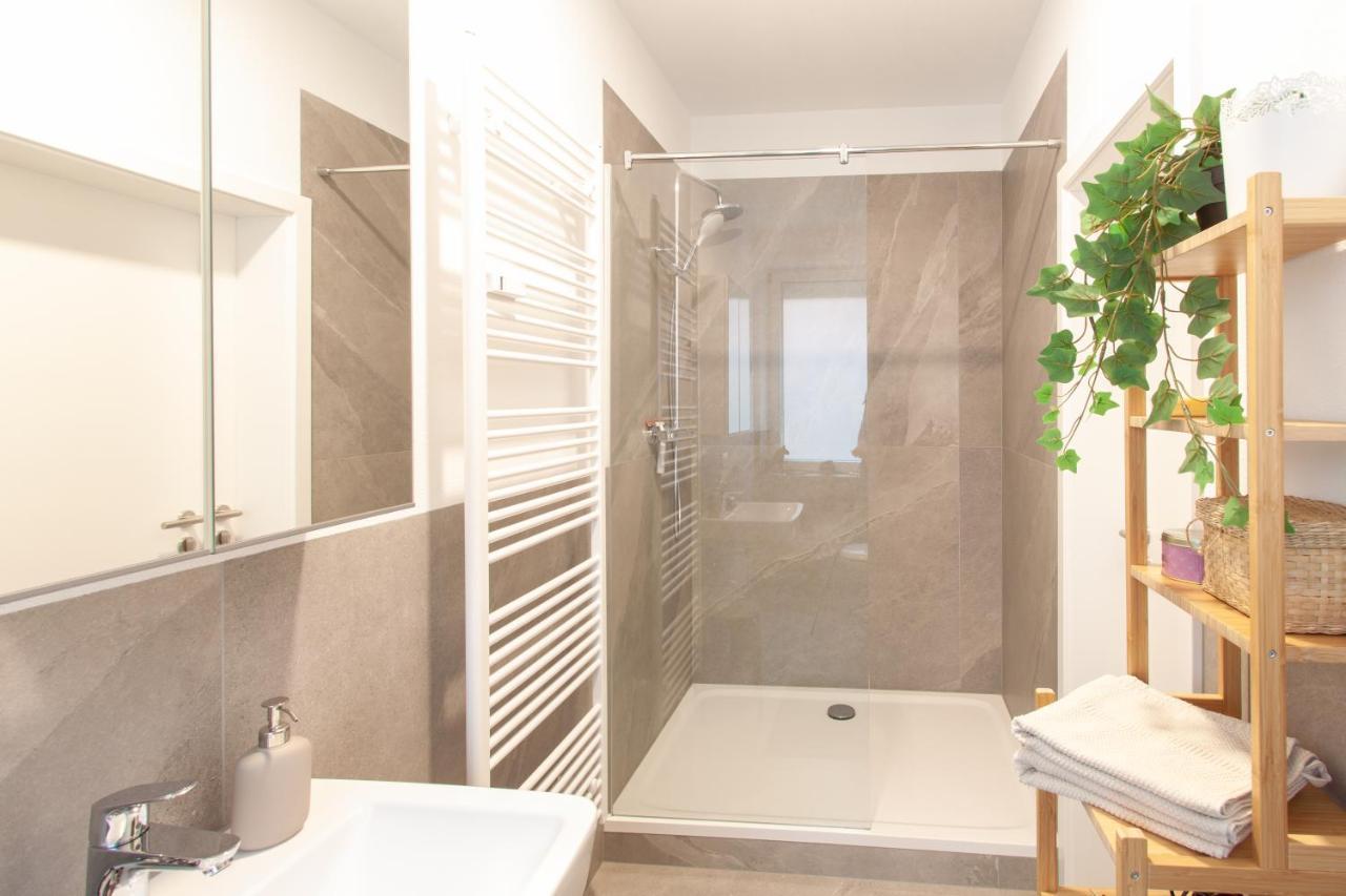Appartamento Juliusliving - Modernes Wohnen An Der Juliuspromenade Würzburg Esterno foto