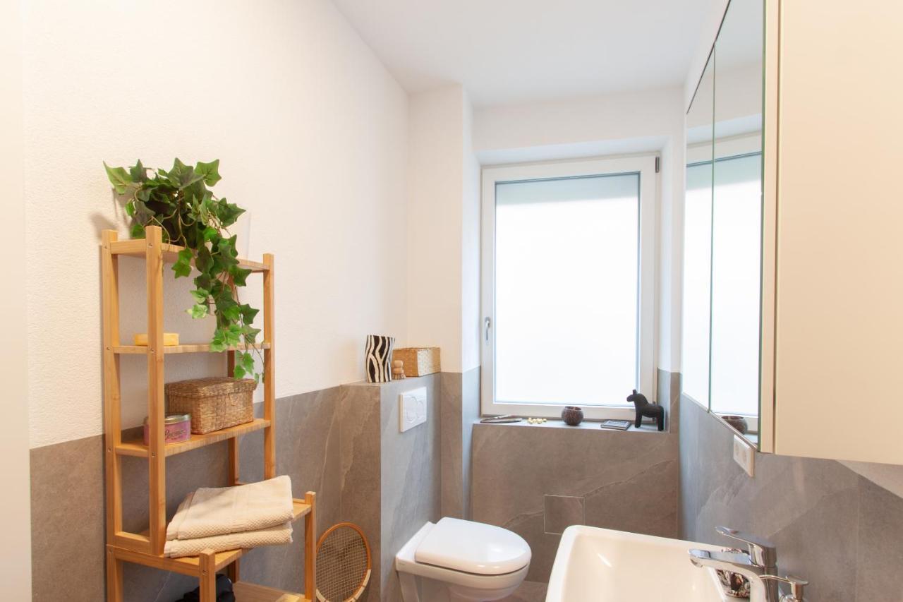 Appartamento Juliusliving - Modernes Wohnen An Der Juliuspromenade Würzburg Esterno foto
